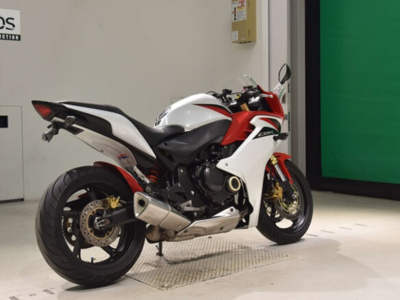 2011 Honda CBR 600F, белый, 400000 рублей - вид 4