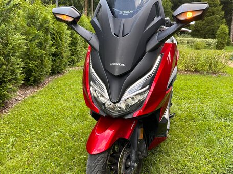 2021 Honda Forza, красный, 549000 рублей, вид 1