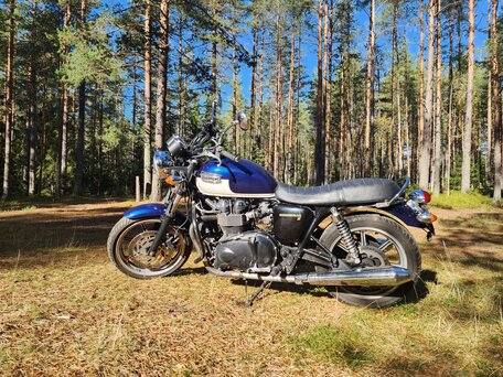 2009 Triumph Bonneville, синий, 699990 рублей, вид 3