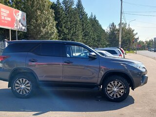 2019 Toyota Fortuner II, серый, 4250000 рублей, вид 5