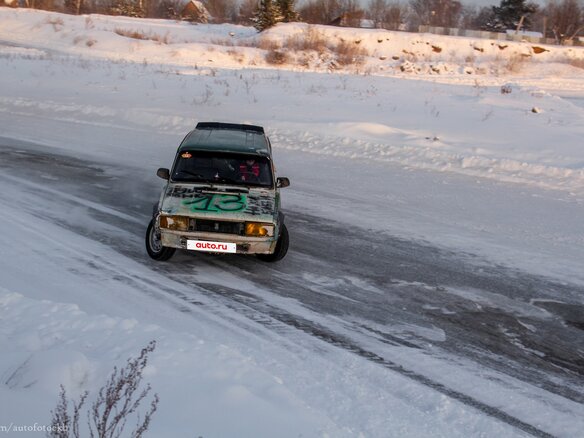 1998 Lada (ВАЗ) 2104 5-speed, белый, 140000 рублей - вид 11