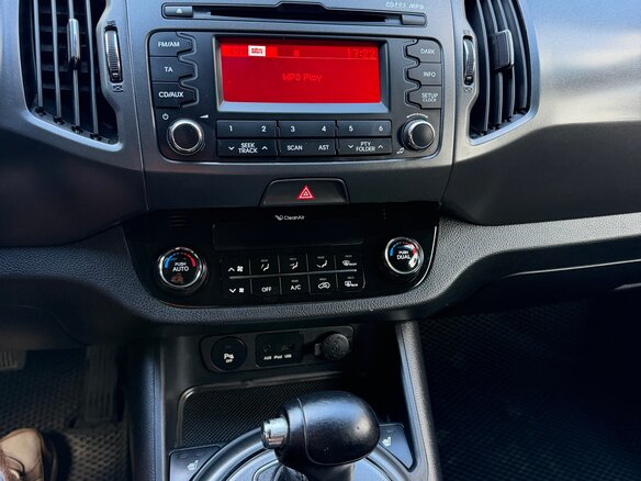 2013 Kia Sportage III, бежевый, 1150000 рублей - вид 3