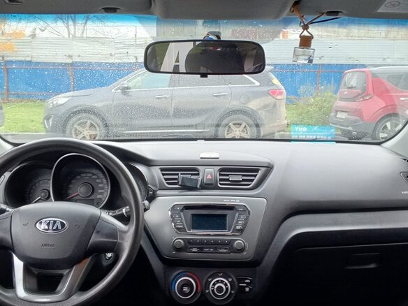 2013 Kia Rio 5-speed III, красный, 680000 рублей - вид 2