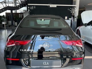 2022 Mercedes-Benz CLA 200 II (C118, X118), чёрный, 4150000 рублей, вид 3