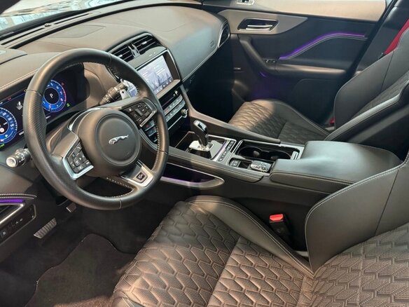 2019 Jaguar F-Pace SVR I, чёрный, 8500000 рублей - вид 14