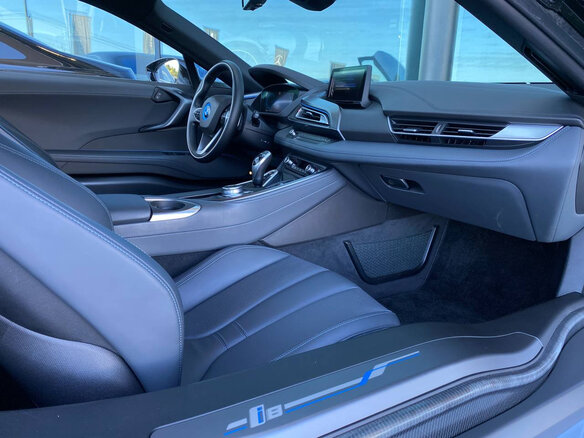 2018 BMW i8 I Рестайлинг, серый - вид 23