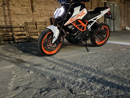 2018 KTM 390 Duke, белый, 415000 рублей, вид 3
