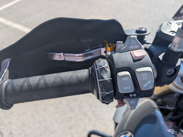 2016 BMW R 1200 R, серый, 749990 рублей - вид 11