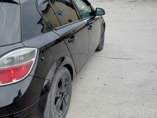 2010 Opel Astra H Рестайлинг, чёрный, 600000 рублей, вид 3