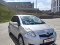 2009 Toyota Vitz II (XP90), серый, 710000 рублей - вид 2