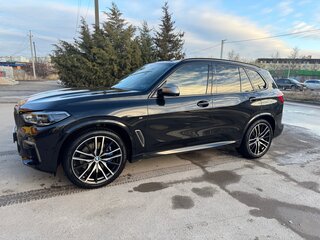 2019 BMW X5 M50d IV (G05/G18), чёрный, 6900000 рублей, вид 4