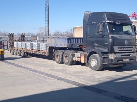 2013 Sinotruk Howo 6X4, чёрный, 5000000 рублей, вид 1