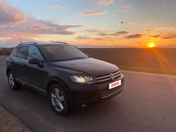 2010 Volkswagen Touareg II, чёрный, 2450000 рублей - вид 10