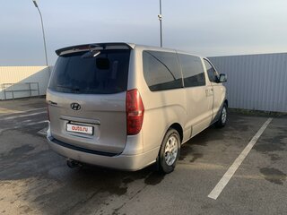 2012 Hyundai Grand Starex I, серый, 2000000 рублей, вид 2