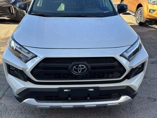 2025 Toyota RAV4 V (XA50), белый, 3900000 рублей, вид 1