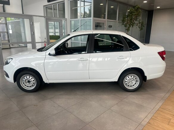 2025 Lada (ВАЗ) Granta I Рестайлинг, белый, 966000 рублей - вид 7