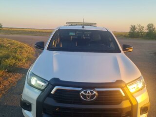 2021 Toyota Hilux VIII Рестайлинг 2, белый, 6200000 рублей, вид 4