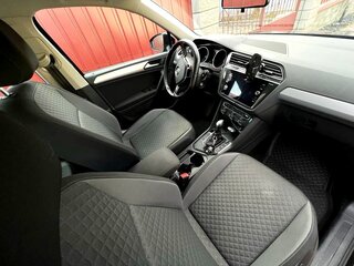 2019 Volkswagen Tiguan II, чёрный, 2500000 рублей, вид 3