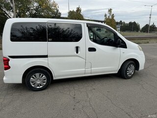 2011 Nissan NV200, белый, 1250000 рублей, вид 3