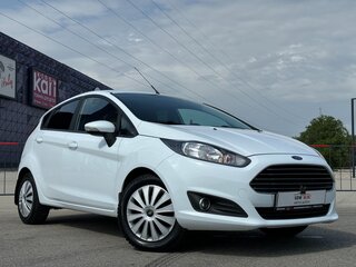 2016 Ford Fiesta Mk6 Рестайлинг, белый, 1097000 рублей, вид 1