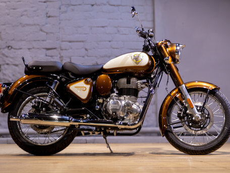 2025 Royal Enfield Classic 350, коричневый, 493000 рублей, вид 1