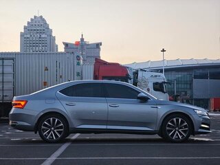 2022 Skoda Superb III Рестайлинг, серый, 2590000 рублей, вид 5