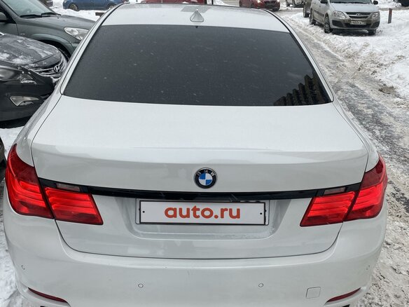 2009 BMW 7 серии 740i V (F01/F02/F04), белый, 1850000 рублей - вид 8