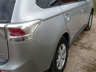 2013 Mitsubishi Outlander III, серебристый, 1850000 рублей, вид 3