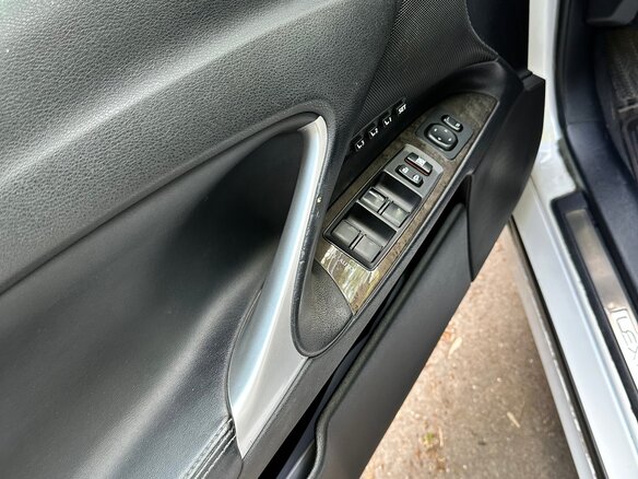 2010 Lexus IS 250 II Рестайлинг 2, белый, 1070000 рублей - вид 18
