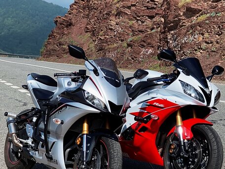 2019 Yamaha YZF-R3, серебристый, 600000 рублей, вид 4