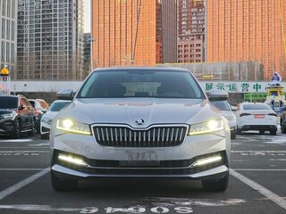 2022 Skoda Superb III Рестайлинг, серый, 2590000 рублей, вид 3