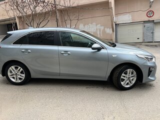 2019 Kia Ceed III, серебристый, 1790000 рублей, вид 2