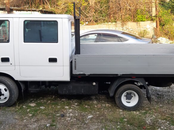 2004 Kia K-Series, белый, 1200000 рублей