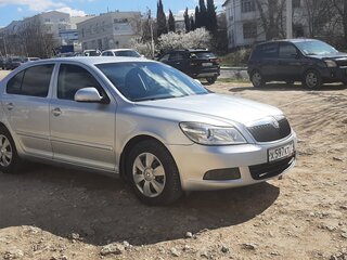 2012 Skoda Octavia II (A5) Рестайлинг, серебристый, 990000 рублей, вид 2