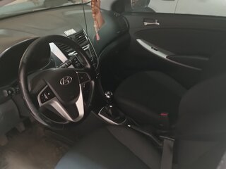 2013 Hyundai Solaris I, белый, 900000 рублей, вид 5