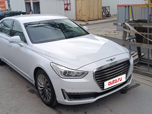 2017 Genesis G90 I, белый, 2500000 рублей - вид 4