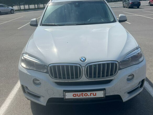 2016 BMW X5 50i III (F15), белый, 3500000 рублей