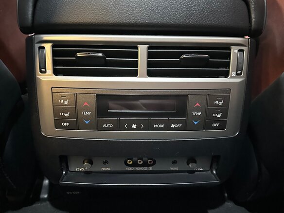2015 Lexus LX 570 III Рестайлинг, чёрный, 4600000 рублей - вид 22