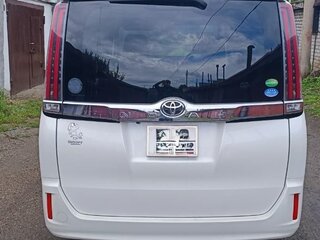 2017 Toyota Noah III (R80), белый, 2050000 рублей, вид 4