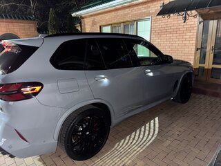 2024 BMW X5 M Competition III (F95) Рестайлинг, серый, 23000000 рублей, вид 4