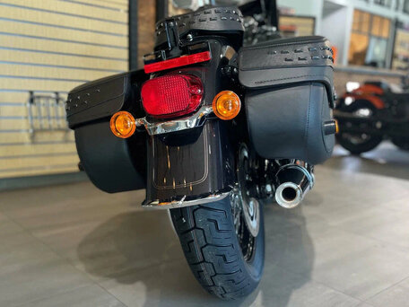 2021 Harley-Davidson Heritage Classic, чёрный, 3500000 рублей, вид 5