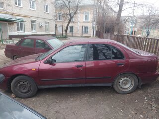 1998 Nissan Almera I (N15), пурпурный, 170000 рублей, вид 2