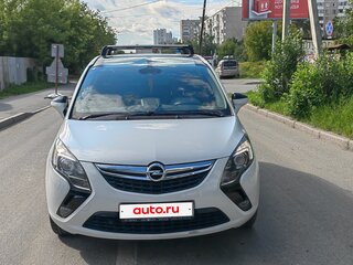 2013 Opel Zafira C, белый, 1900000 рублей, вид 1