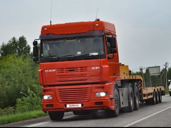 2004 DAF XF 95, оранжевый, 2000000 рублей