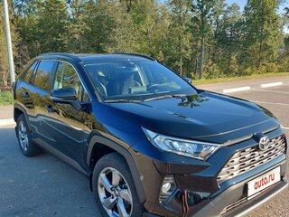 2021 Toyota RAV4 V (XA50), чёрный, 4500000 рублей, вид 1