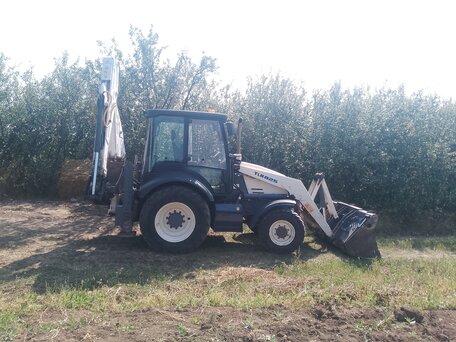 2017 Terex TLB 825, 4550000 рублей, вид 1