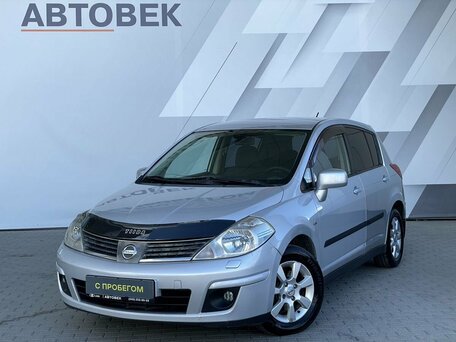 Nissan Tiida I