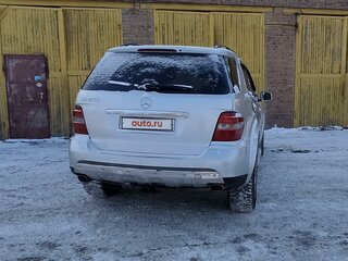 2006 Mercedes-Benz M-Класс 500 II (W164), серебристый, 1850000 рублей, вид 2