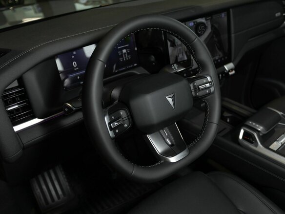 2025 Changan Deepal G318 I, чёрный - вид 8