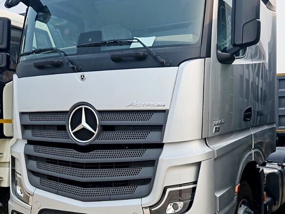 2023 Mercedes-Benz Actros, серебристый, 12500000 рублей - вид 4